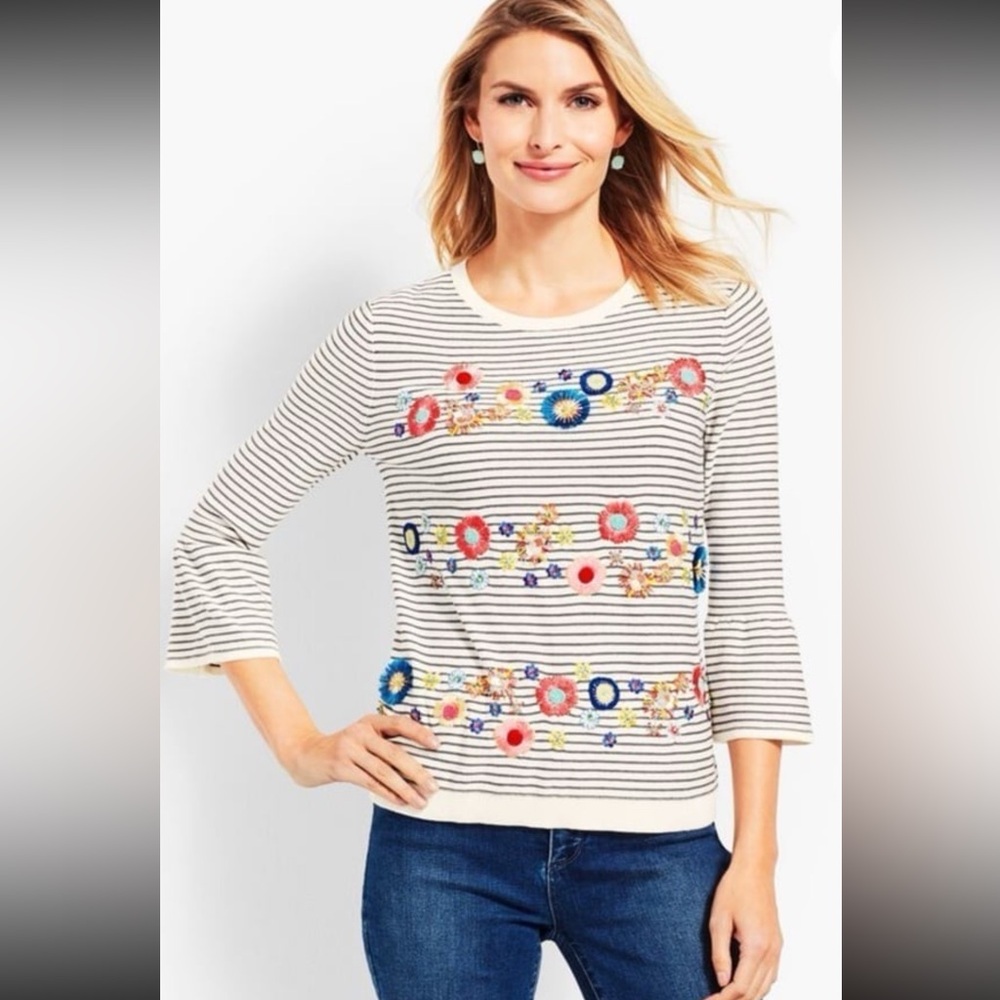 🩷TALBOTS EMBELLISHED FLORAL ROW CREWNECK SWEATER SIZE PETITE